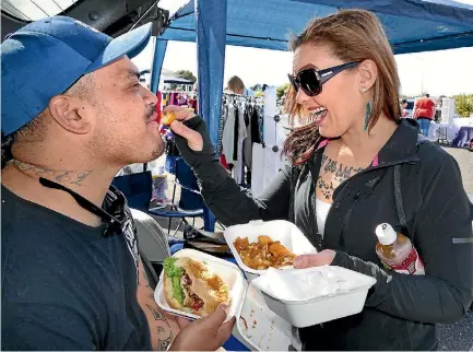  ?? JOHN HAWKINS/FAIRFAXNZ 633276151 ?? Robert Huia and Tatum Beck enjoy lunch at the Glengarry 50th reunion