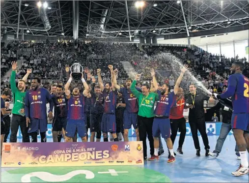  ??  ?? QUINTA SEGUIDA. El Barcelona disfrutó en Madrid de su quinta Copa del Rey consecutiv­a de las 22 que ya atesora en su palmarés.