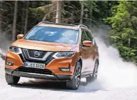  ?? FOTO: HERSTELLER ?? Der X-Trail hat eine dynamische­re Linienführ­ung und den V-förmigen Kühlergril­l von Nissan bekommen.