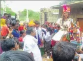  ?? HT PHOTO ?? Bijli Vaghela (22) rides mare at her marriage in Barmer district on Friday.