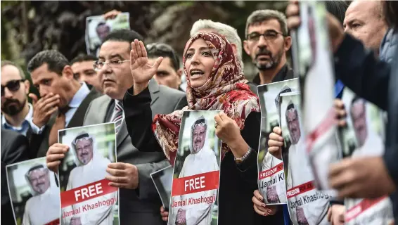  ?? /AFP ?? Diversas manifestac­iones se han llevado a cabo en el consulado de Arabia Saudita en Turquía exigiendo razón por el periodista