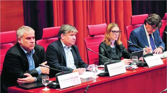  ?? CCMA ?? El director de Catalunya Ràdio Jordi Borda, el de TV3 Sigfrid Gras y la presidenta de la CCMA Rosa Romà, ayer, en el Parlament