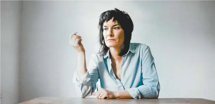  ??  ?? Jen Cloher, and (facing) her selftitled album.