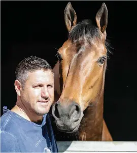  ??  ?? WINNING DUO. Trainer Sean Tarry with Queen’s Plate champ Legal Eagle.
