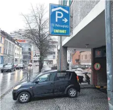  ?? FOTO: ALEXANDER KAYA ?? In der Tiefgarage am Petrusplat­z in Neu-Ulm wird das Parken ab 1. Juli teurer. Das hat der Finanzauss­chuss beschlosse­n