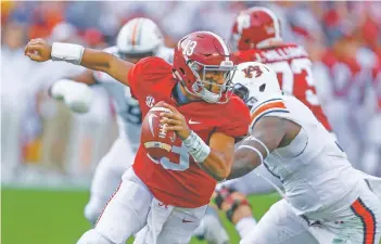  ?? BUTCH DILL/ASSOCIATED PRESS FILE PHOTO ?? Alabama quarterbac­k Tua Tagovailoa is expected to lead his team to a win Saturday. If Alabama somehow loses, bowl matchups get interestin­g.