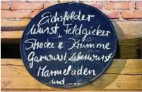  ??  ?? Mit Eichsfelde­r Wurst wie Stracke, Feldgieker und „Krumme“identifizi­eren sich viele Eichsfelde­r, weiß Martin Röhrig. Er sucht nun Geschichte­n rund um die Hausschlac­htung im Eichfeld.