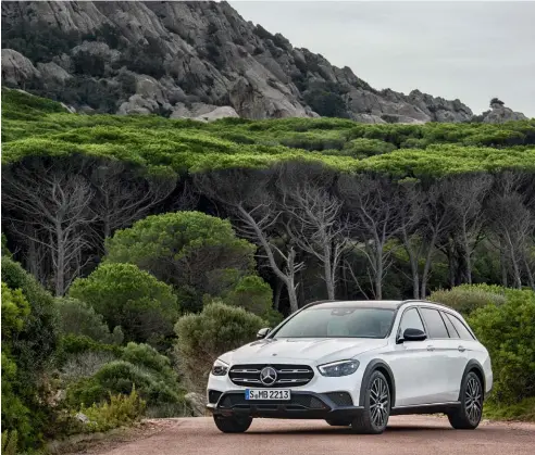  ??  ?? Above: the facelifted
E-Class come in three trim levels: Avantgarde, Exclusive and AMG Line.
Facing page: the raft of equipment upgrades includes the latest version of the MBUX infotainme­nt system.