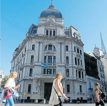  ??  ?? Antigua jefatura de Gobierno. Lo empezaron a edificar a fines del siglo XIX. Se encuentra en Bolívar 1.