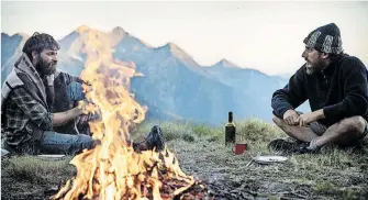  ?? [ Polyfilm ] ?? Zwei Männer, zwei Lebenskonz­epte: Alessandro Borghi und Luca Marinelli in „Acht Berge“.