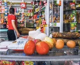  ?? JESúS RICO ?? Productos alimentici­os de la canasta básica que serían gravados con el IVA.