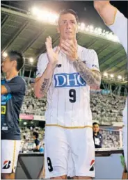  ??  ?? DEBUT. Fernando Torres salió desde el banquillo al césped del estadio del Sagan Tosu en el minuto 51.