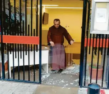  ?? Fotos: Caritas ?? In einem Frauenhaus der Caritas hat die Explosion schwere Schäden verursacht. Acht Frauen wurden verletzt.