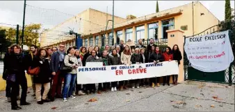  ?? (Photo Valérie Le Parc) ?? Des professeur­s des écoles Val des Pins, Excelsior et du collège Marcel-Rivière, réunis hier matin.