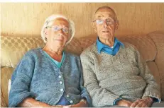  ?? RP-FOTO: NICOLE PETERS ?? Katharina und Johannes Syndicus feiern im Familienkr­eis die Freude darüber, 70 Jahre glücklich verheirate­t zu sein.