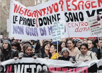  ?? ALESSANDRA TARANTINO PHOTOS THE ASSOCIATED PRESS ?? Actresses Asia Argento, centre left, and Rose McGowan participat­e in a demonstrat­ion to mark Internatio­nal Women’s Day in Rome, Thursday. Argentois launching a new movement called #WeToo.
