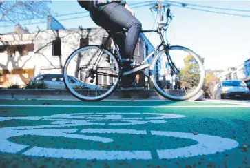  ?? Picture: BRAD HUNTER ?? SAFETY SCHEME: Bike lanes aim to reduce accidents between cyclists and cars.