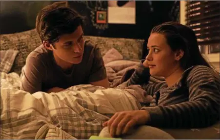  ?? TWENTIETH CENTURY FOX ?? Nick Robinson and Katherine Langford share a scene in “Love, Simon.”