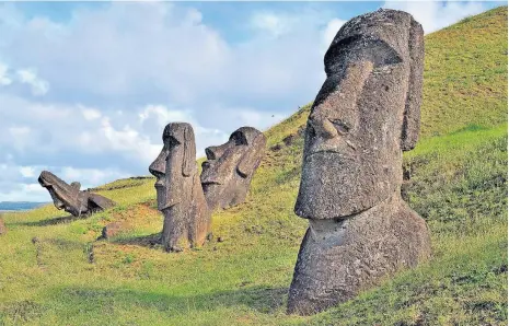  ?? ?? Si ritiene che i moai venissero eretti per onorare la memoria di personaggi illustri della civiltà rapa nui.