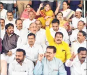  ?? PTI ?? Opposition members protesting against the BJP government on farmer's issues in Mumbai on Thursday.