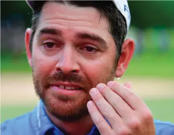  ??  ?? Tears of joy: An emotional Louis Oosthuizen after winning the South African Open at Randpark Golf Club