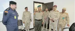  ??  ?? KUWAIT: Kuwaiti Army’s Chief of Staff Lieutenant General Mohammad Al-Khoder visits the location of military exercise ‘Eagles Resolve 2017.’ — KUNA