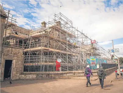  ?? Picture: Steve MacDougall. ?? The Edwardian element of the old Kinross High School was supposed to be restored as a condition of the plans.