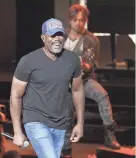  ?? PIET LEVY / MILWAUKEE JOURNAL SENTINEL ?? Darius Rucker performs at the American Family Insurance Amphitheat­er on Saturday.