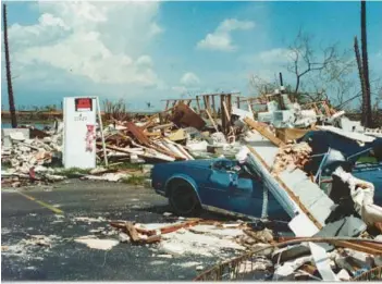  ?? HURRICANE CENTER NOAA/NATIONAL ?? The Naranja Lakes condominiu­m community near Homestead was heavily damaged by Hurricane Andrew.