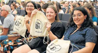  ?? US ?? Alumnas de Erasmus en la bienvenida de la Universida­d de Sevilla, el pasado septiembre.