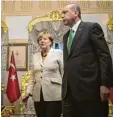  ??  ?? Kanzlerin Merkel und Präsident Erdogan im Oktober 2015 in Istanbul.