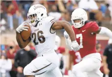  ?? DAVID GARRETT/SPECIAL TO THE MORNING CALL ?? Lehigh’s Rashawn Allen breaks free for a touchdown against Lafayette in the 156th meeting between the schools on April 10.