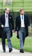  ??  ?? Blaublütig­e Verwandtsc­haft: Prinz Wil liam (links) und sein Bruder Prinz Harry auf dem Weg zur Hochzeit.