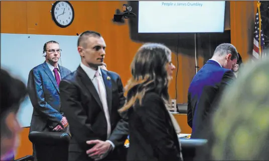  ?? Mandi Wright The Associated Press ?? Closing arguments begin in the involuntar­y manslaught­er trial against James Crumbley, left, in Pontiac, Mich., on Wednesday.