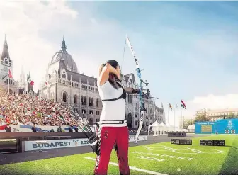  ?? Takto mohlo například vypadat jedno ze sportovišť letních olympijský­ch her v Budapešti v roce 2024 umístěné přímo v centru města u budovy maďarského parlamentu. FOTO BRICK VISUAL ?? Atraktivní prostředí.