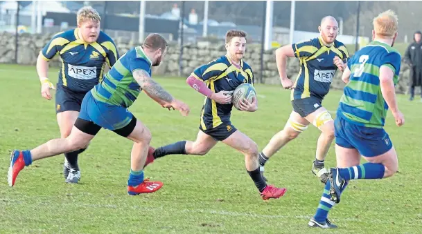  ?? Photograph by Jim Irvine ?? HEADING IN RIGHT DIRECTION: Graeme Crawford, seen in action against Hamilton Bulls, played a big part in Gordonians’ vital win over GHK.