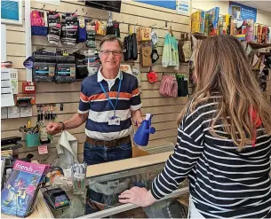  ?? ?? ●●Ian Stewart, a volunteer at one of the St Ann’s Hospice shops