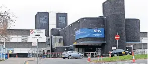  ?? ?? HEALTH ADVICE The couple had been told to head to Paisley’s Royal Alexandra Hospital