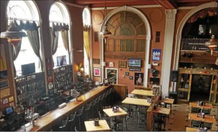  ?? DIGITAL FIRST MEDIA FILE PHOTO ?? A view of the bar area at the Brick House in Pottstown. The restaurant, which has been a High Street staple for the past decade, announced on its Facebook page Tuesday that the restaurant will be closing.