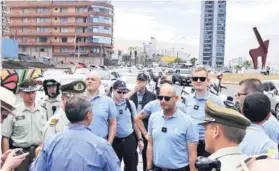  ??  ?? ► Equipo de seguridad vaticana del Papa llegó a Iquique.