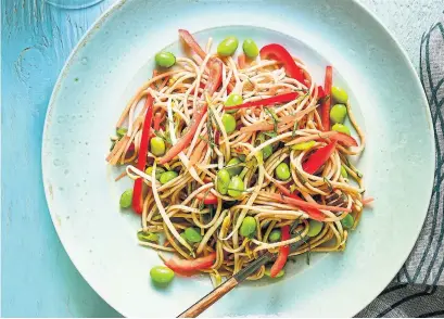  ?? RICARDO ?? Ricardo’s Soba noodle, edamame, red pepper and bean sprout salad is a healthy, vegetarian meal.