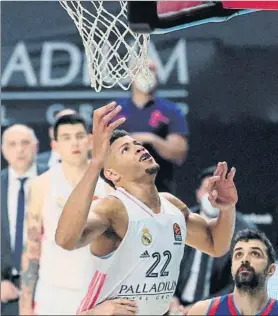  ?? FOTO: EFE ?? Walter Tavares, duda hasta última hora por su lesión ante el Efes