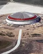  ?? Houston Chronicle file ?? Astrodome exterior during constructi­on