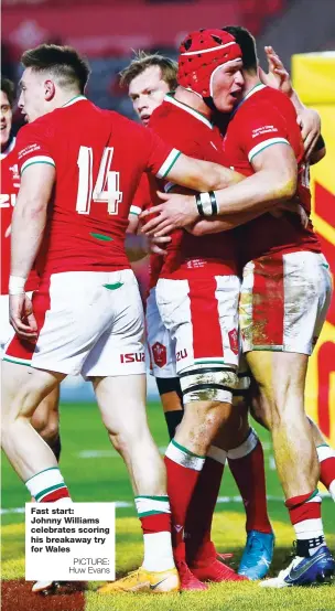  ?? PICTURE: Huw Evans ?? Fast start: Johnny Williams celebrates scoring his breakaway try for Wales