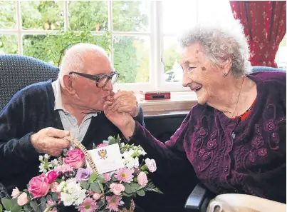  ?? Picture: Mhairi Edwards. ?? Jean and Donald Scott enjoy their 76th wedding anniversar­y.