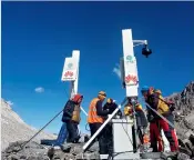  ??  ?? Estaciones base 5G también han sido instaladas en la montaña Qomolangma (monte Everest) a 5800 metros de altura.