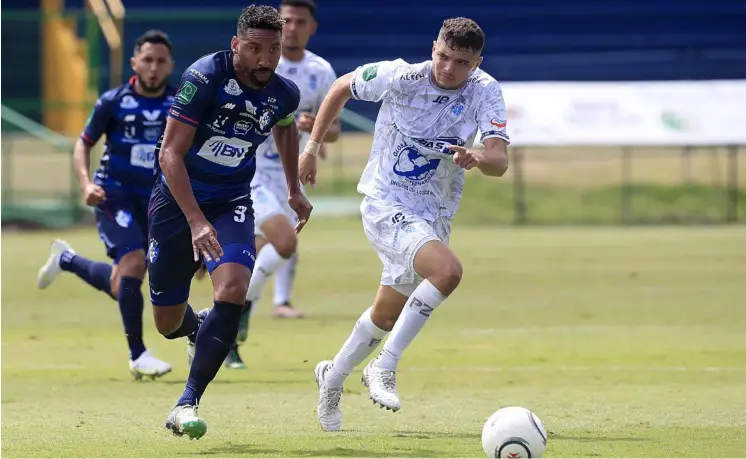  ?? El jugador de Cartaginés Marcel Hernández se quitó la presión por llegar a los 100 goles en Costa Rica, desde la primera fecha del Torneo de Clausura 2023. RAFAEL PACHECO ??