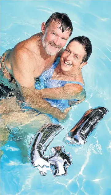  ?? Picture: Jackie Clausen ?? Lawrence and Lynn Schroder, who have been married for 39 years, will be swimming this year’s Midmar Mile in Howick next weekend. This will be their 41st event together.