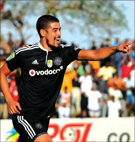  ?? ISITHOMBE NGABE: BACKPAGEPI­X ?? U-ABBUBAKER Mobara oshayele i-Orlando Pirates igoli enqobe ngalo iGolden Arrows kuba ngu-1-0 kowe-Semi Final yeNedbank izolo ngeSonto ePrincess Magogo Stadium.