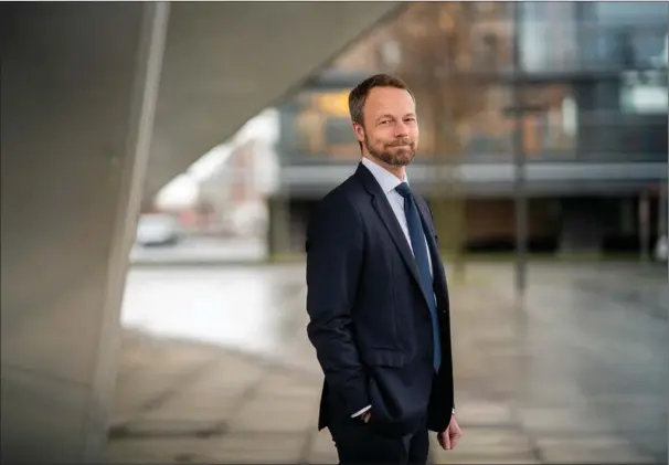  ??  ?? Peter Kjaergaard er direktør i Nykredit Wealth Management. Han betegner det som »helt almindelig­t« med klausuler i forbindels­e med større handler. Foto: Stine Bidstrup